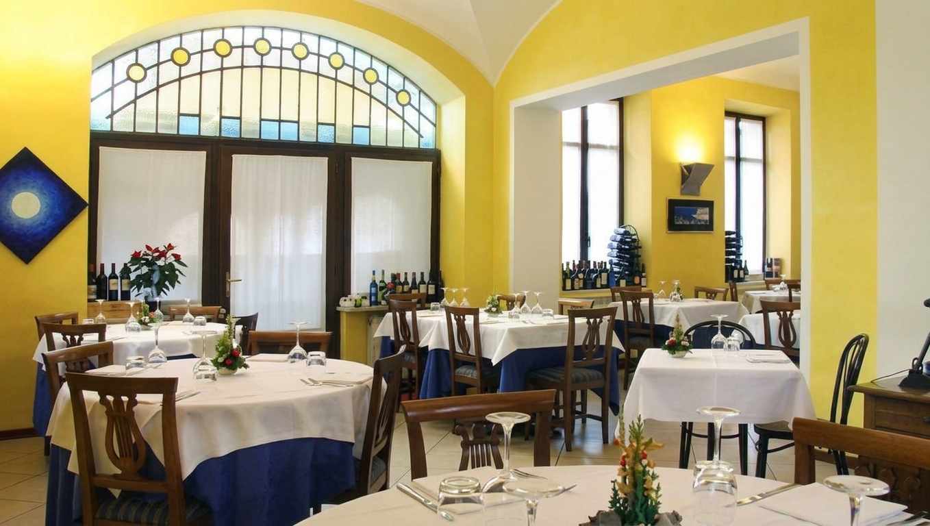 Sala del Ristorante Baracca in un palazzo dell'Ottocento